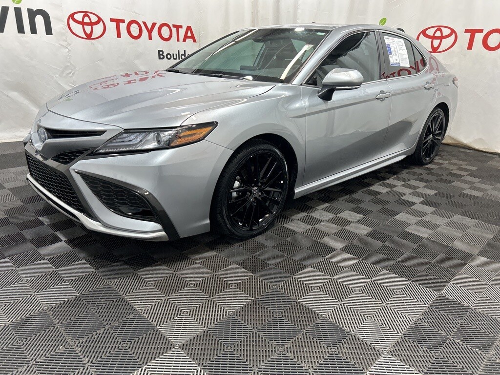 2023 Toyota Camry Hybrid XSE photo 3