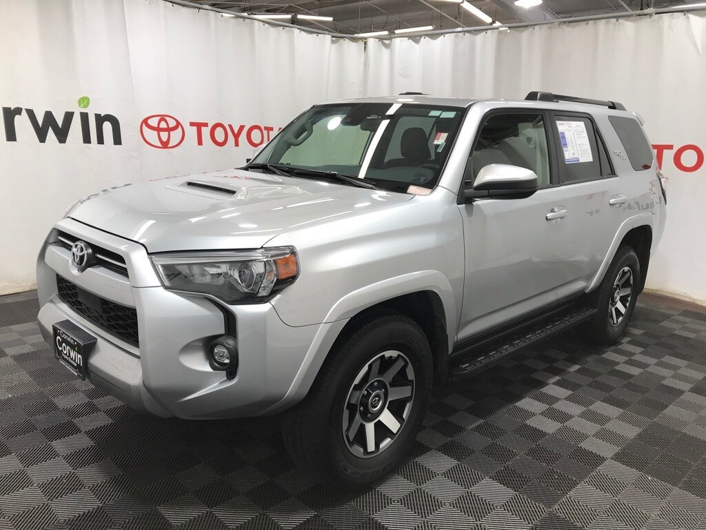 2024 Toyota 4Runner TRD Off-Road photo 3