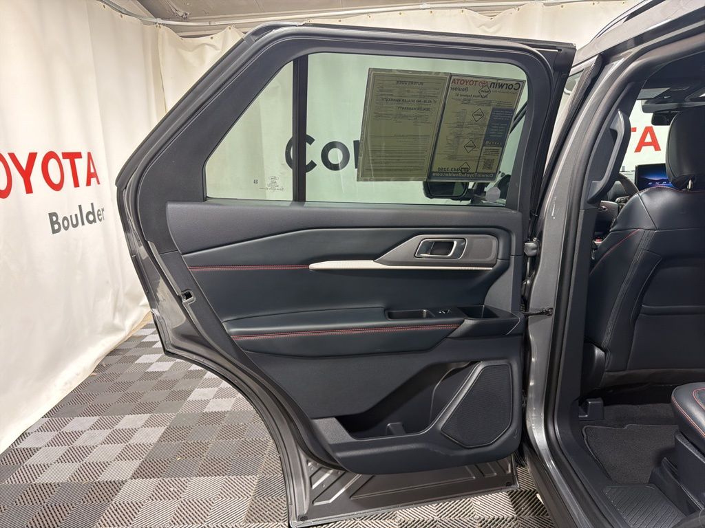 2025 Ford Explorer ST - Photo 19