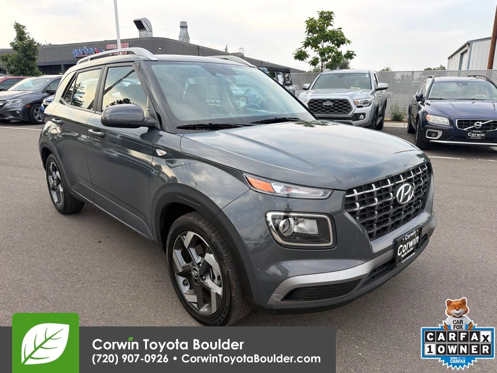 2025 Hyundai Venue SEL IVT's photo