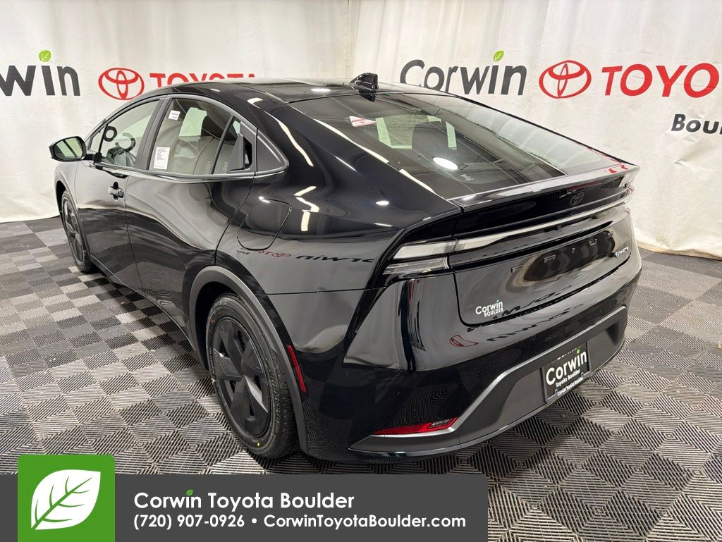 2026 Toyota Prius SE's photo