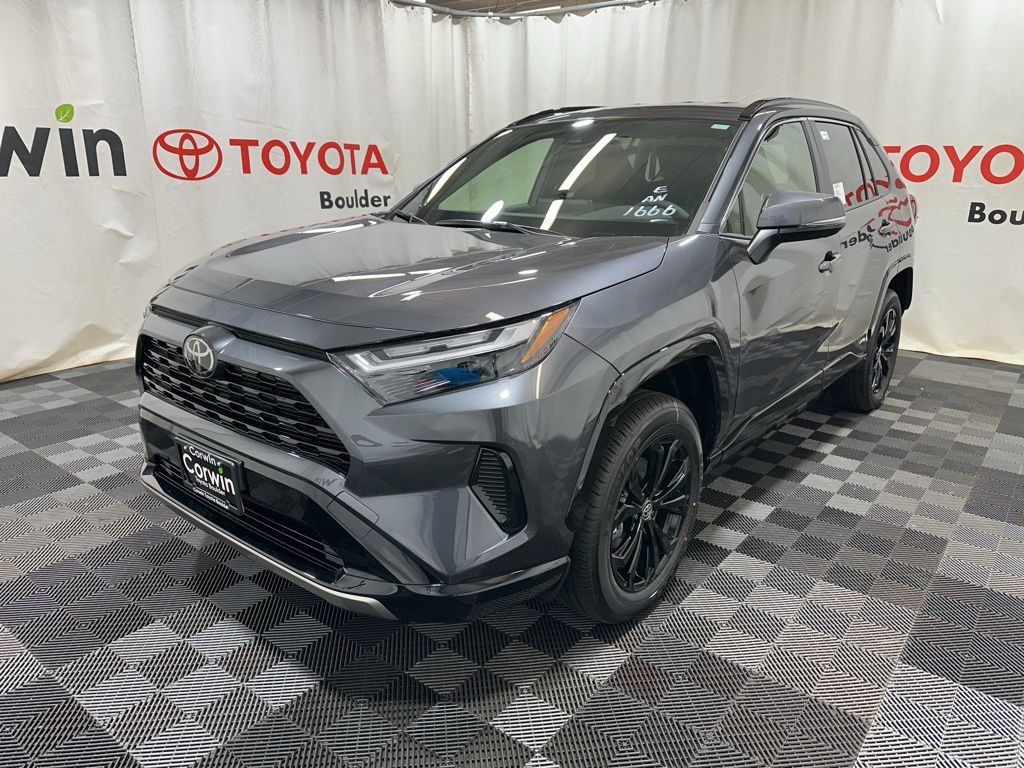 2025 Toyota RAV4 Hybrid SE photo 3