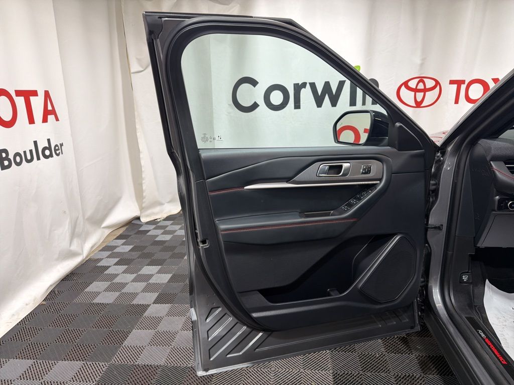 2025 Ford Explorer ST - Photo 23