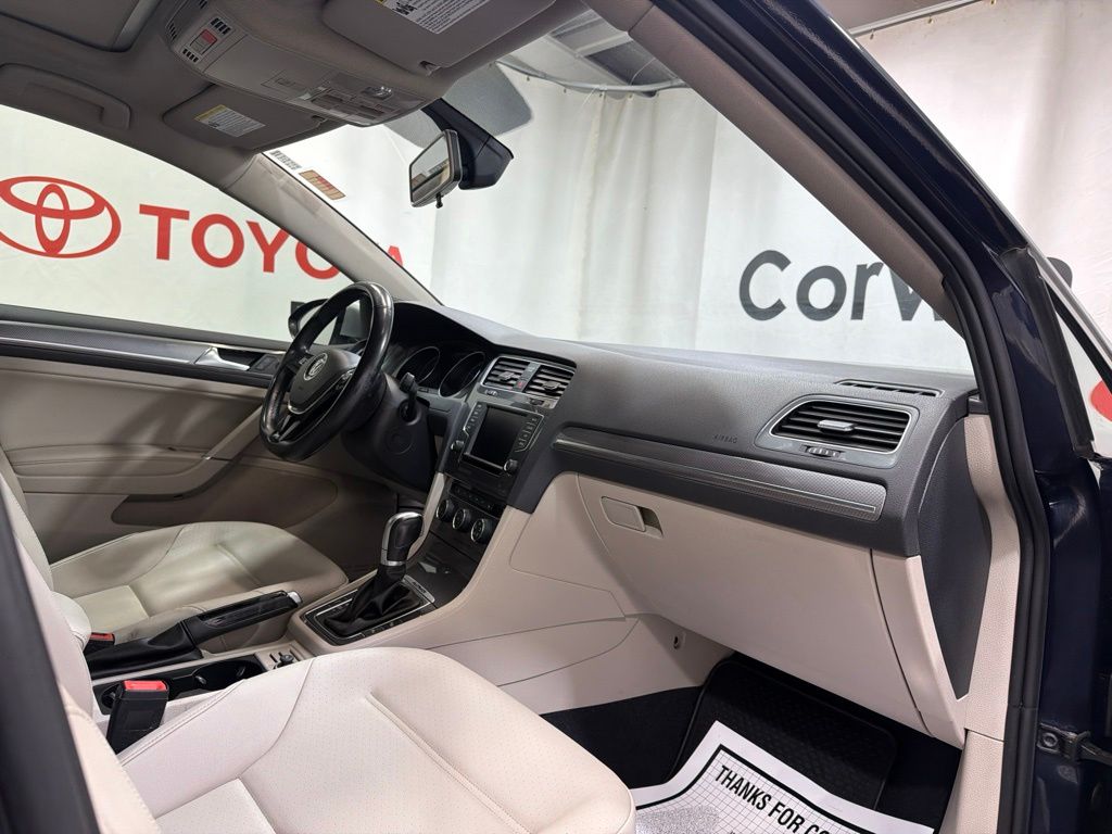 2017 Volkswagen Golf Alltrack 11