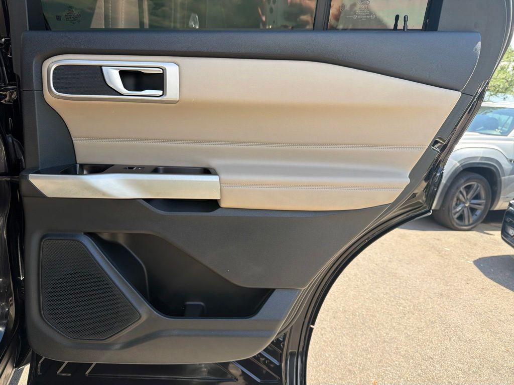 2023 Ford Explorer XLT - Photo 12