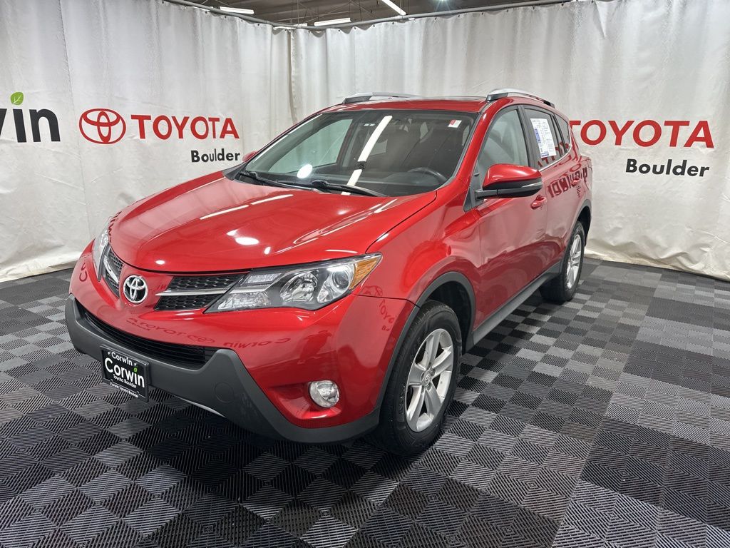 2013 Toyota RAV4 XLE photo 3