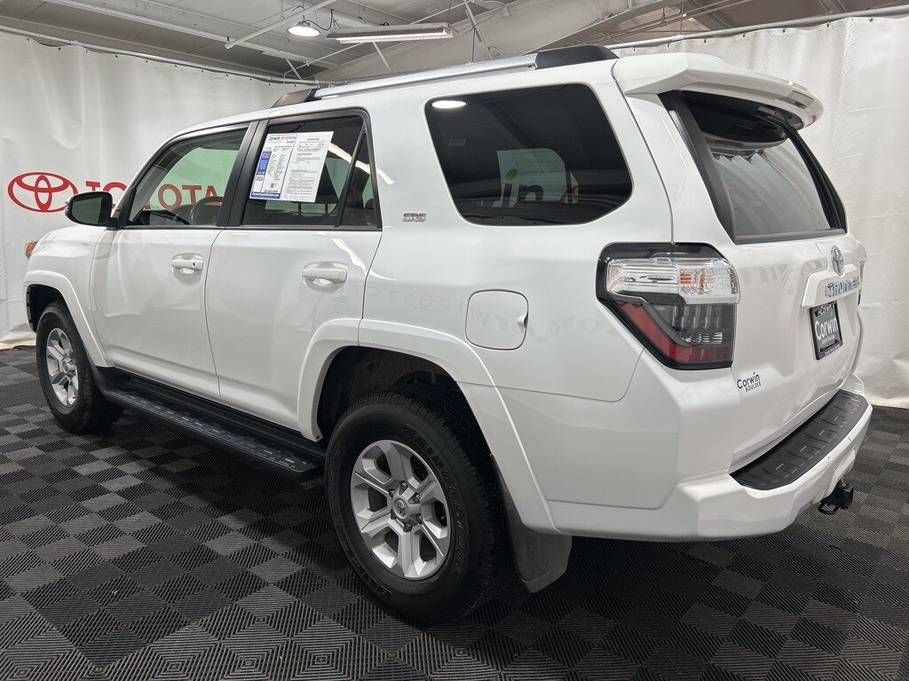 2024 Toyota 4Runner SR5 Premium photo 4