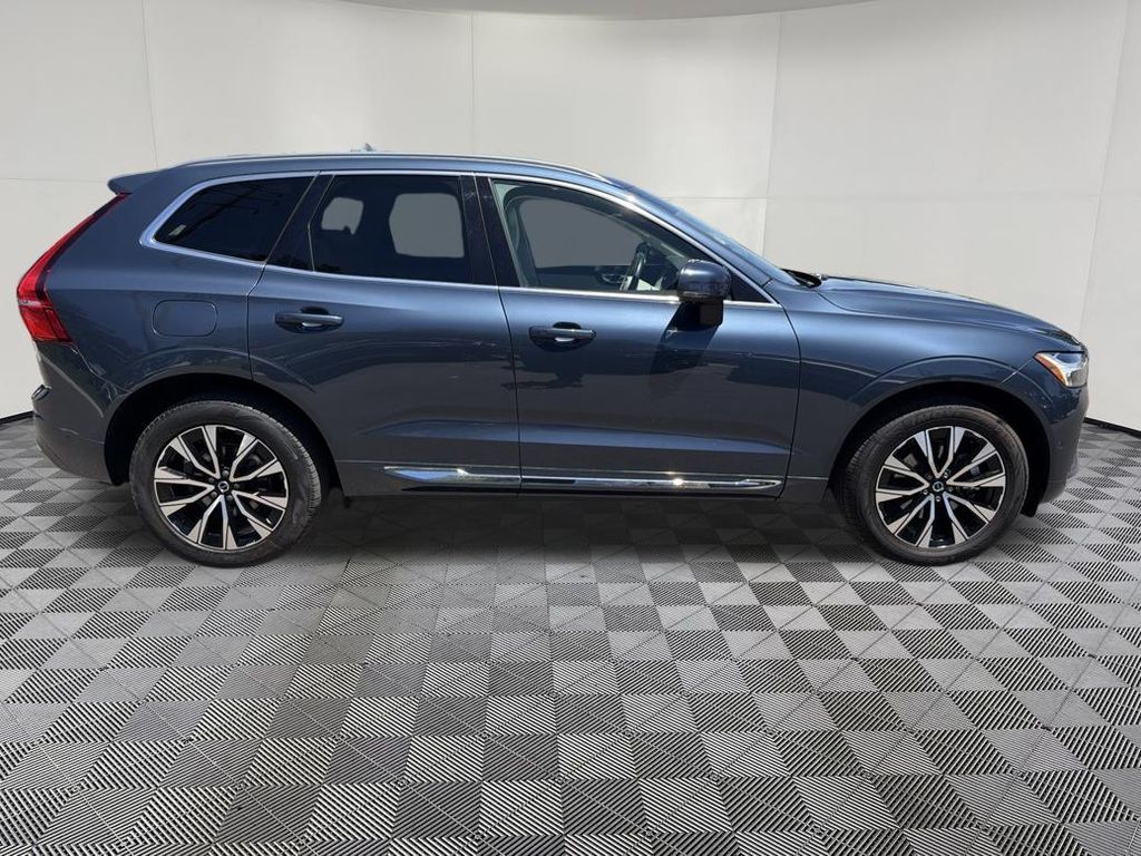 2023 Volvo XC60 Plus - Photo 10