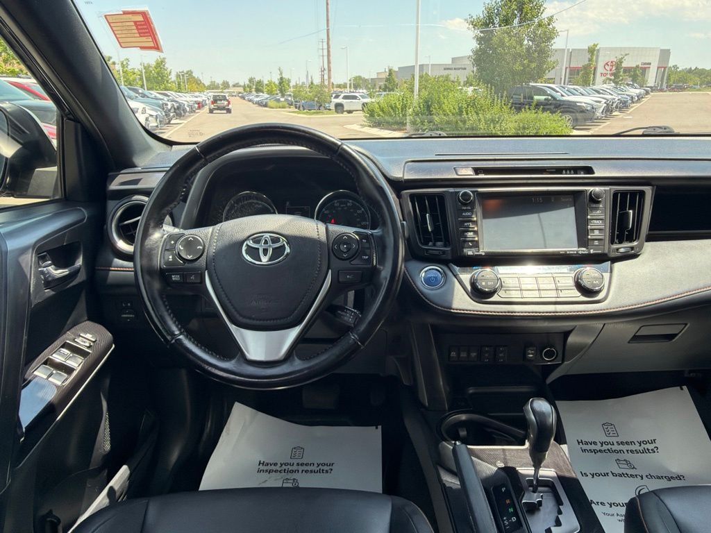 2018 Toyota RAV4 SE - Photo 24