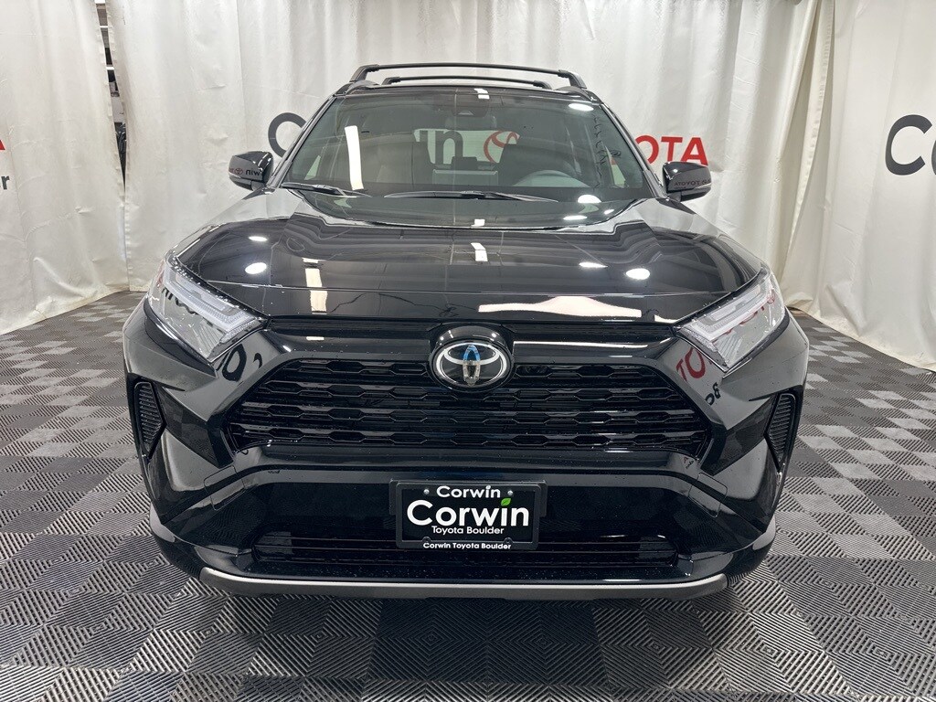 2025 Toyota RAV4 Hybrid SE photo 2