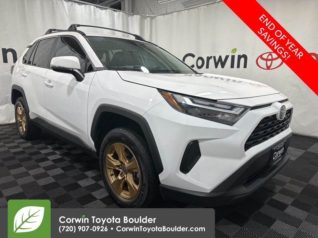 2024 Toyota RAV4 XLE's photo