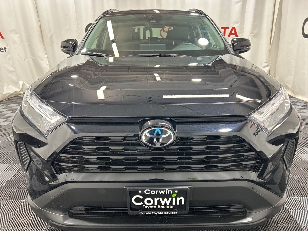 2025 Toyota RAV4 Hybrid XLE photo 2