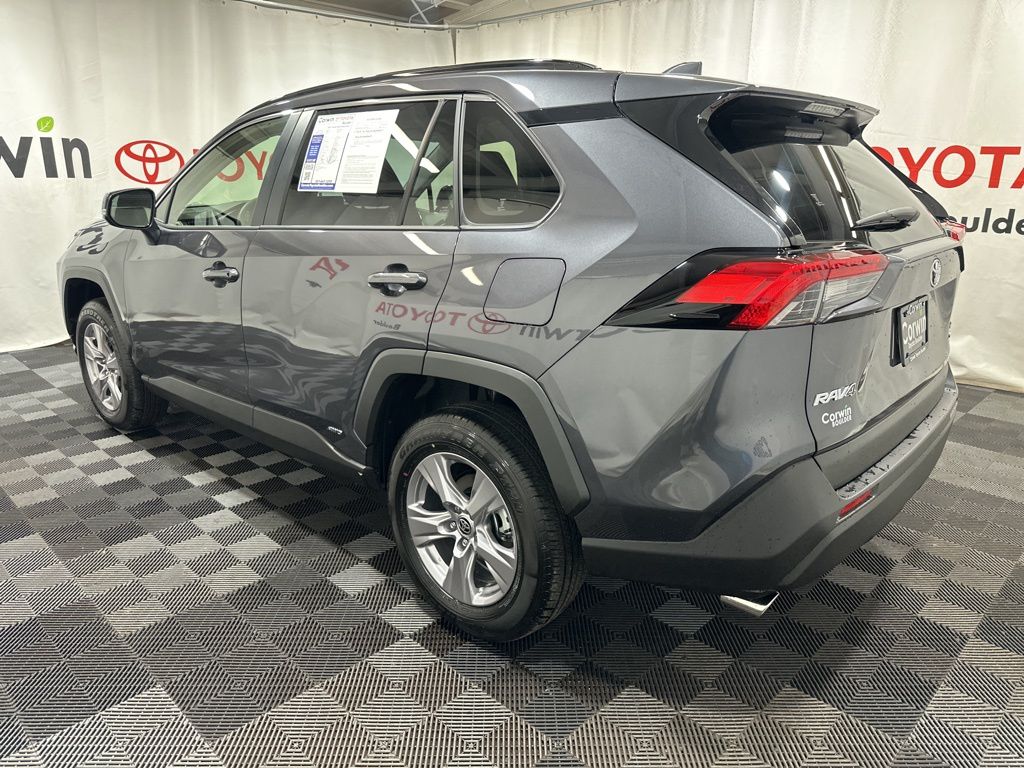 2025 Toyota RAV4 Hybrid XLE photo 2