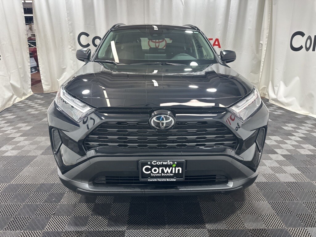 2025 Toyota RAV4 Hybrid LE photo 2