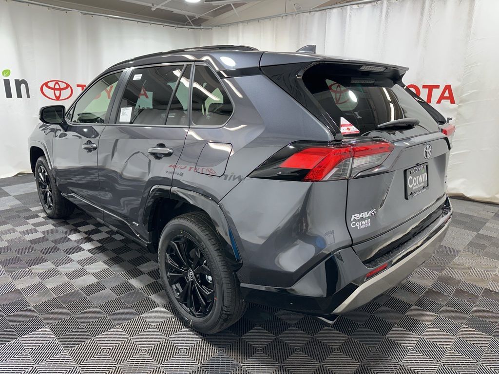 2025 Toyota RAV4 Hybrid SE photo 4