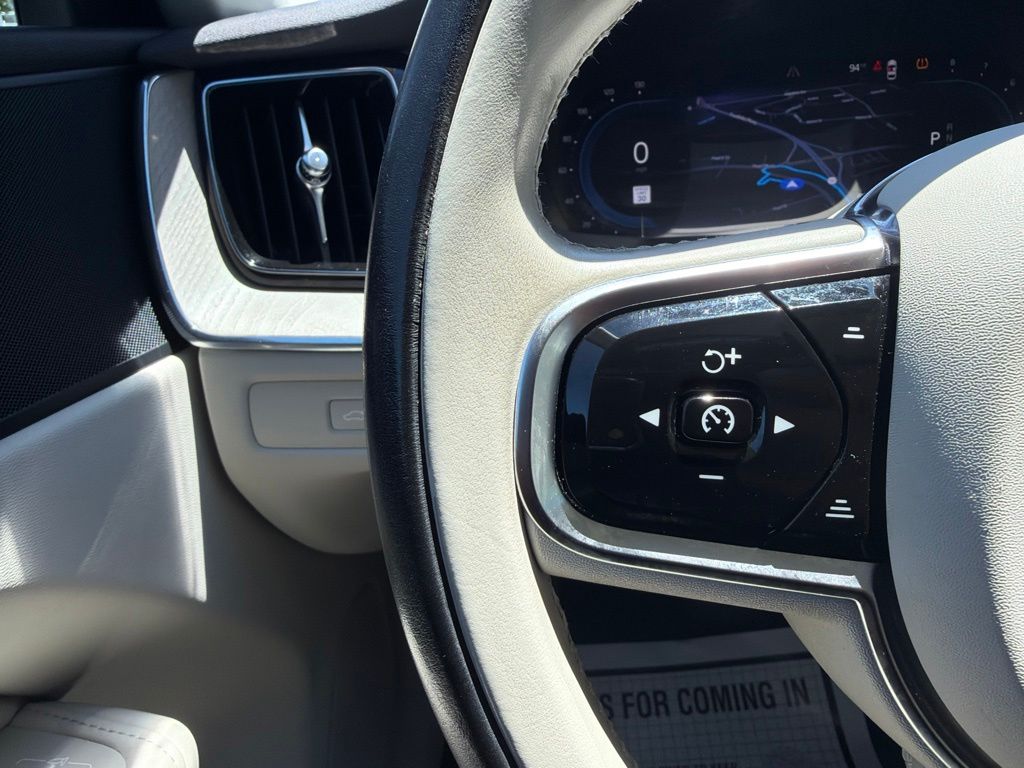 2023 Volvo XC60 Plus - Photo 29