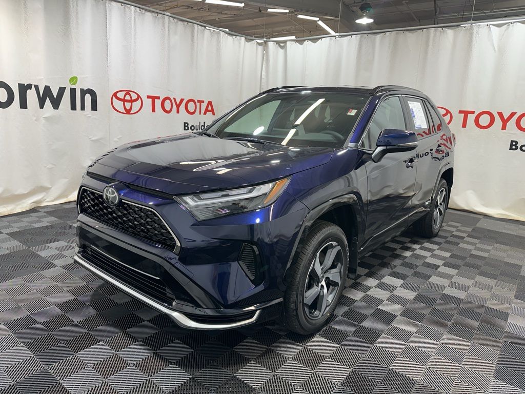 2025 Toyota RAV4 Hybrid SE photo 3