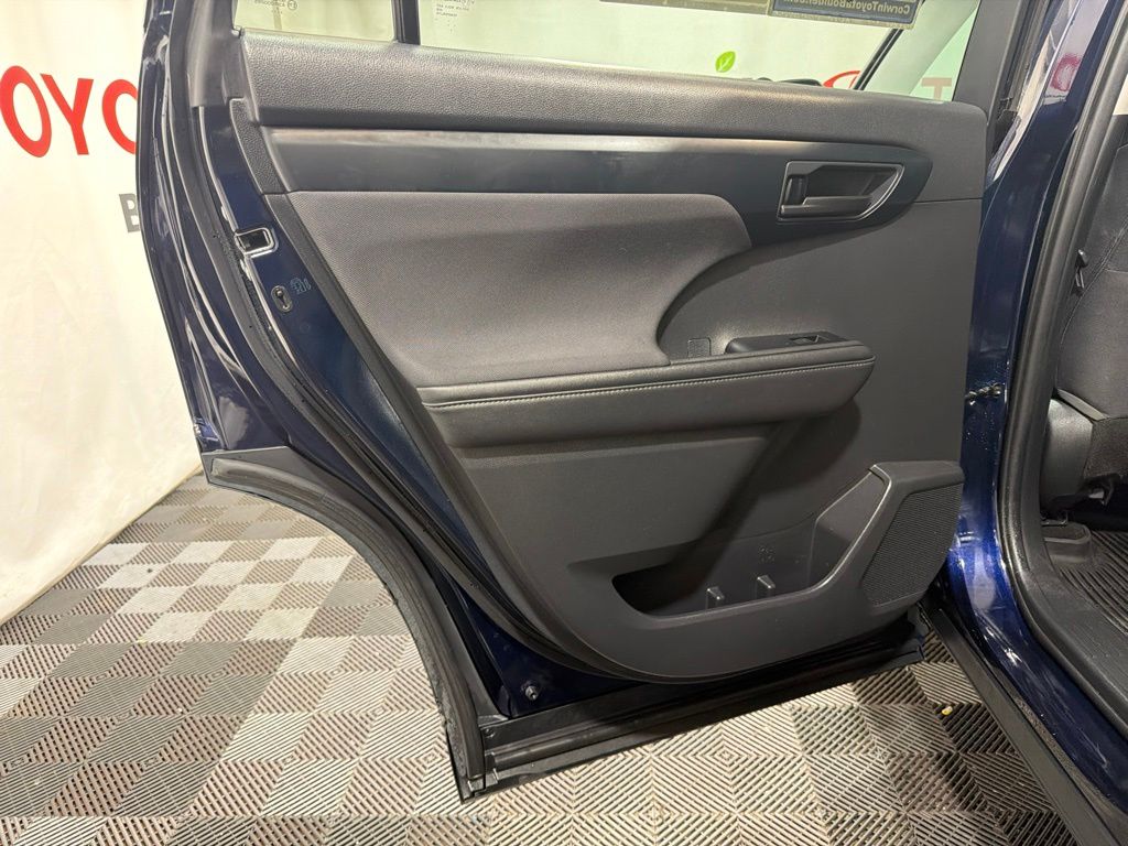 2020 Toyota Highlander 19