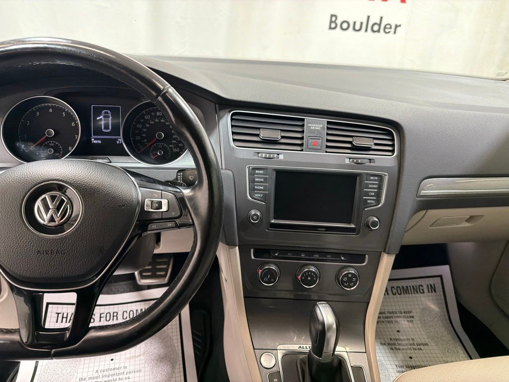 2017 Volkswagen Golf Alltrack 25