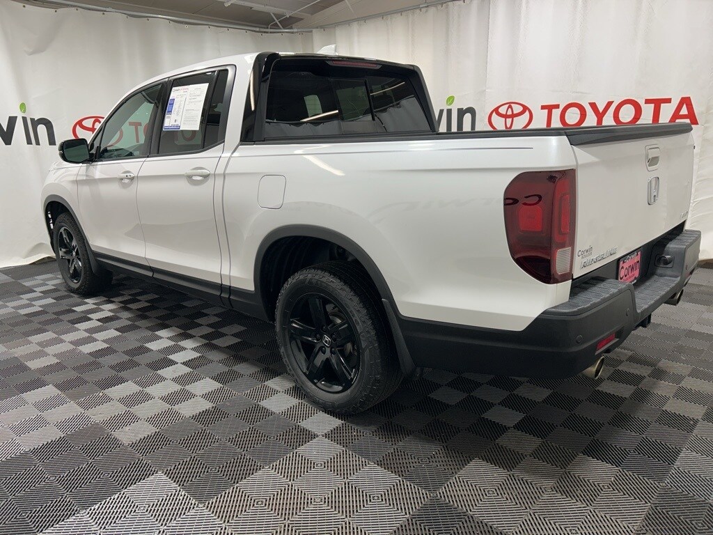 2023 Honda Ridgeline Black Edition photo 4