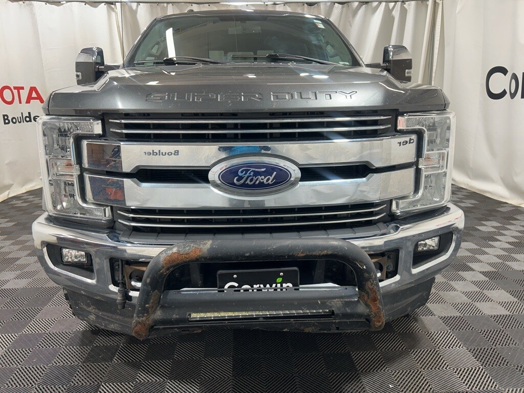 2017 Ford F-350 Lariat photo 2