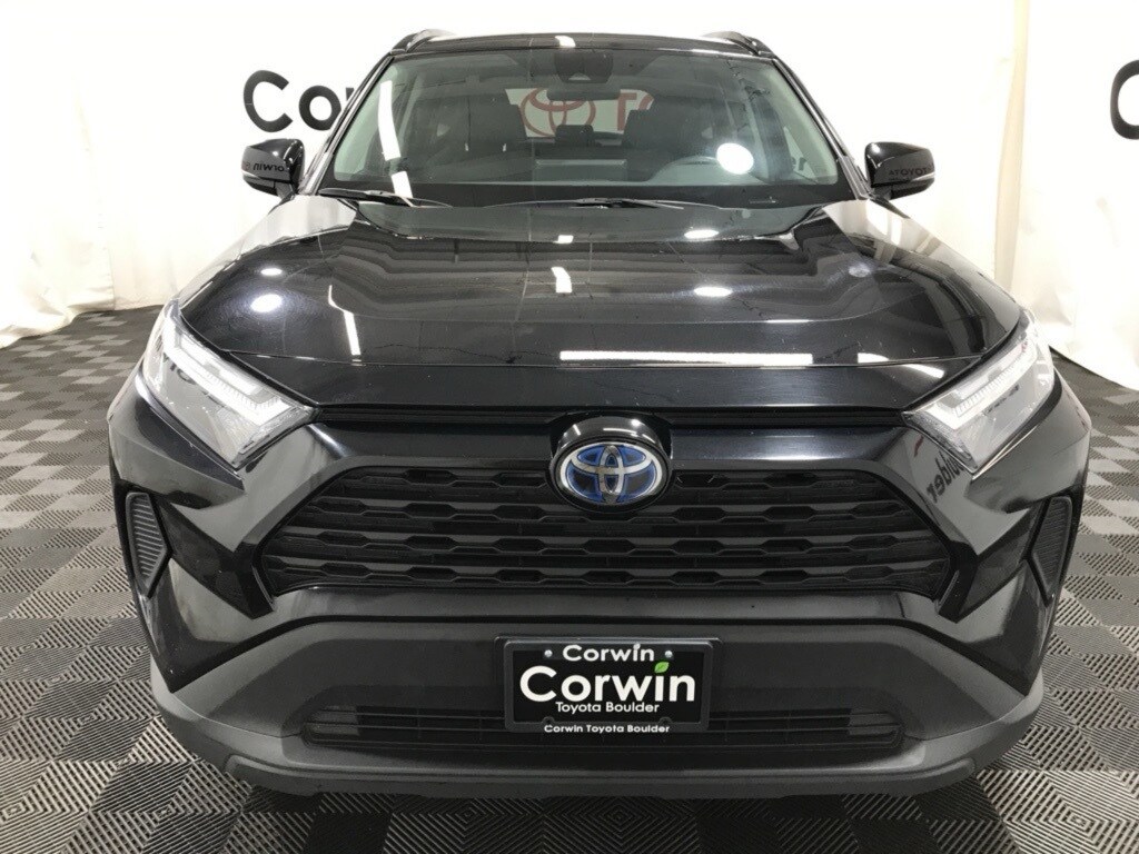 2024 Toyota RAV4 Hybrid XLE photo 2