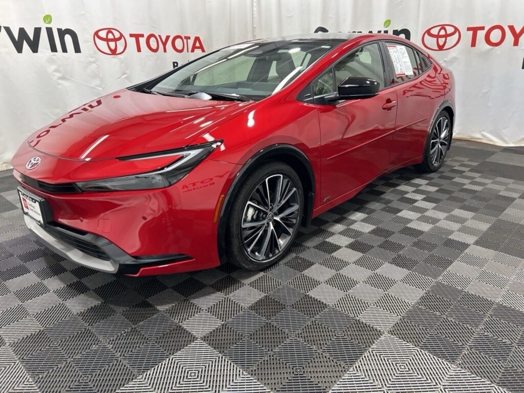 2024 Toyota Prius XLE photo 3