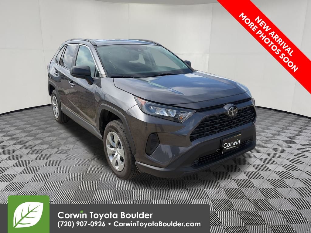 2019 Toyota RAV4 LE AWD's photo