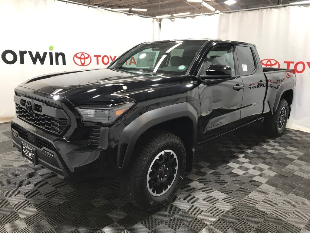 2025 Toyota Tacoma TRD Off-Road Double Cab photo 3