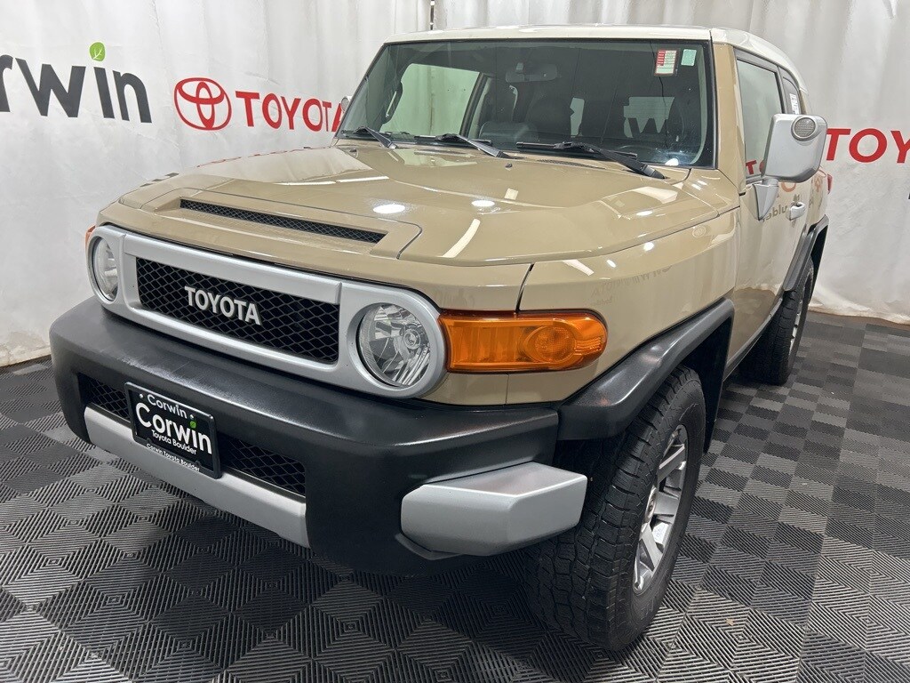 2014 Toyota FJ Cruiser Base photo 3