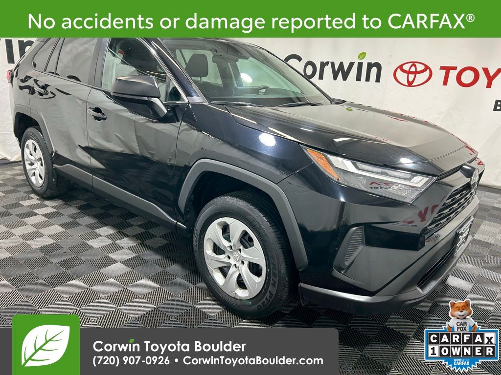 2024 Toyota RAV4 LE's photo