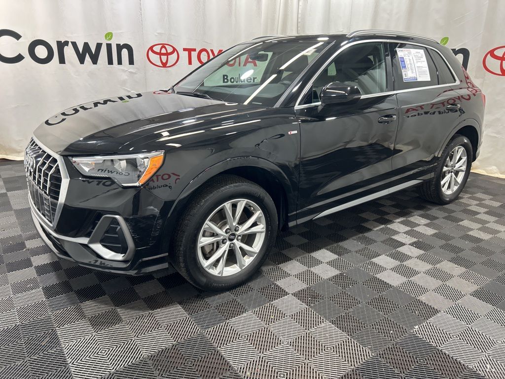 2021 Audi Q3 S line quattro Premium photo 4