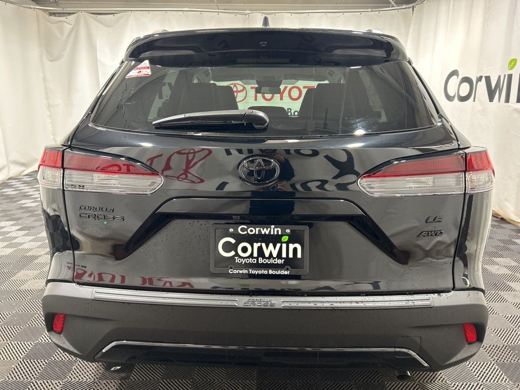 2026 Toyota Corolla Cross LE photo 4