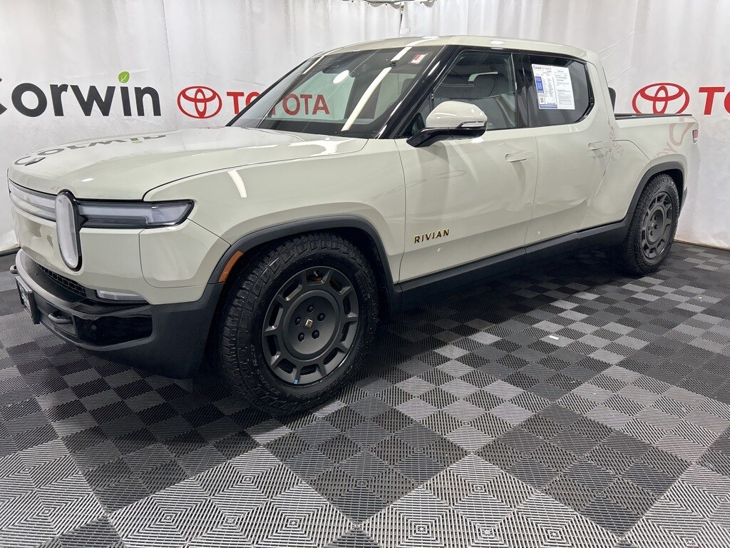 2025 Rivian R1T Adventure photo 3