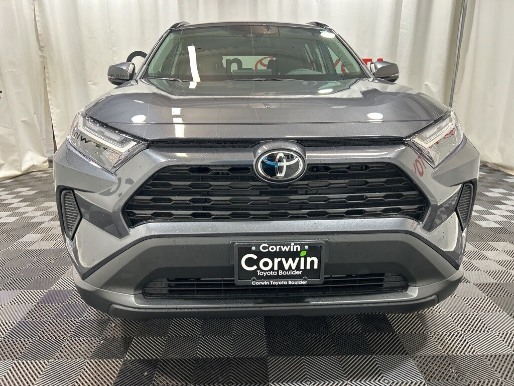 2025 Toyota RAV4 XLE photo 2