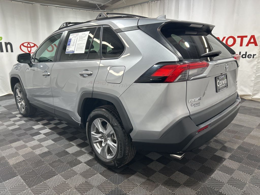 2023 Toyota RAV4 XLE photo 2