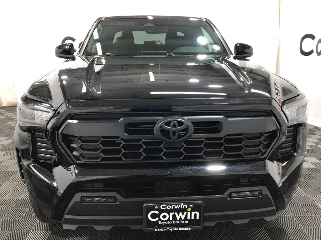 2025 Toyota Tacoma TRD Off-Road Double Cab photo 2