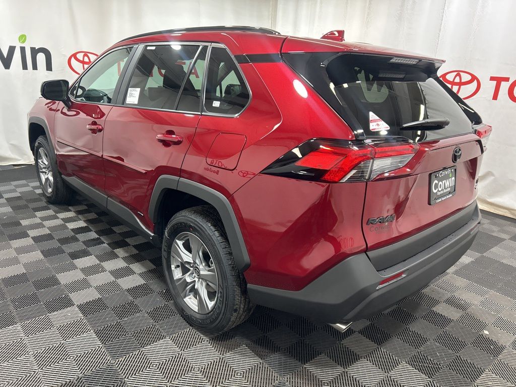 2025 Toyota RAV4 Hybrid LE photo 3