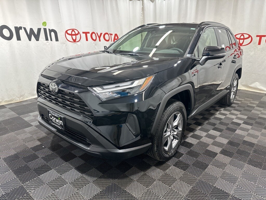2025 Toyota RAV4 Hybrid LE photo 3