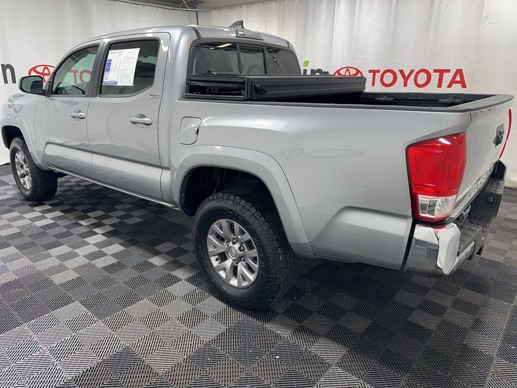 2016 Toyota Tacoma SR5 photo 4
