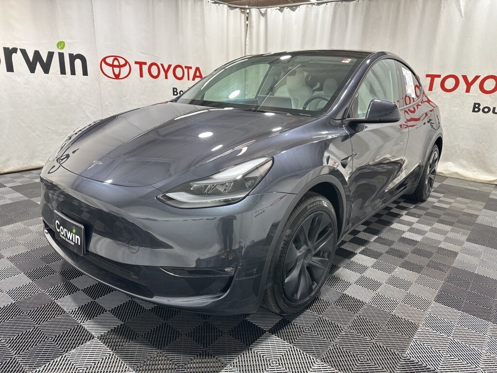 2024 Tesla Model Y Long Range photo 3