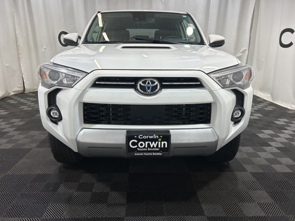 2024 Toyota 4Runner TRD Off-Road photo 2