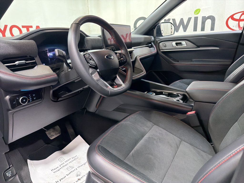2025 Ford Explorer ST - Photo 24
