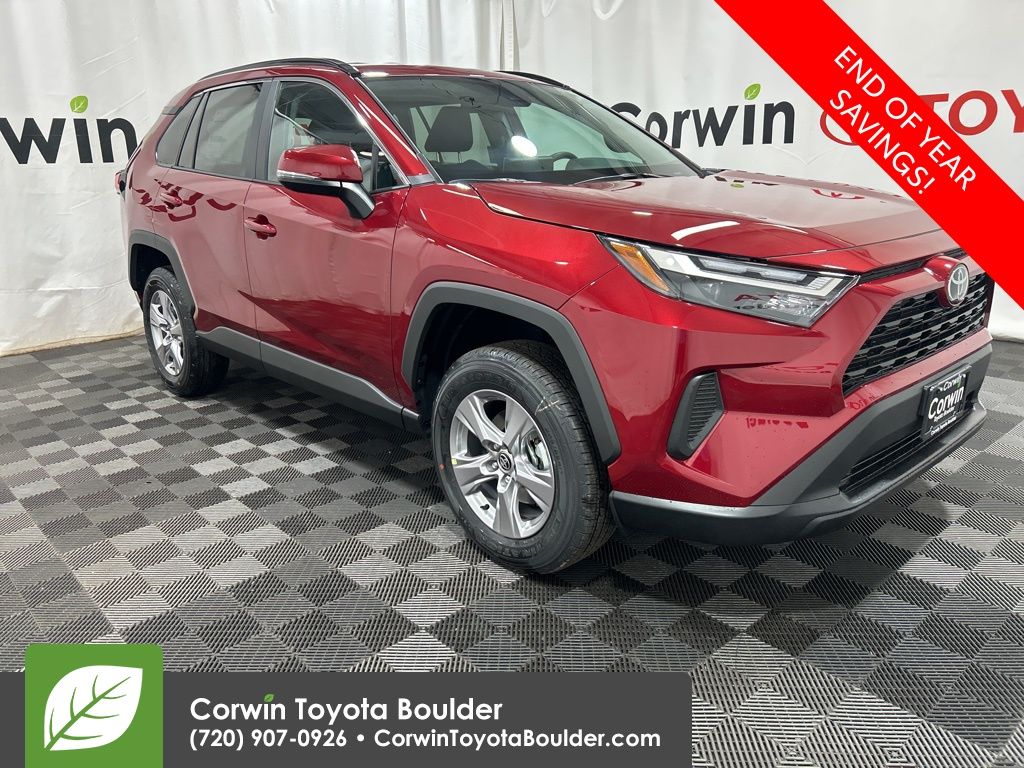 2025 Toyota RAV4 XLE's photo