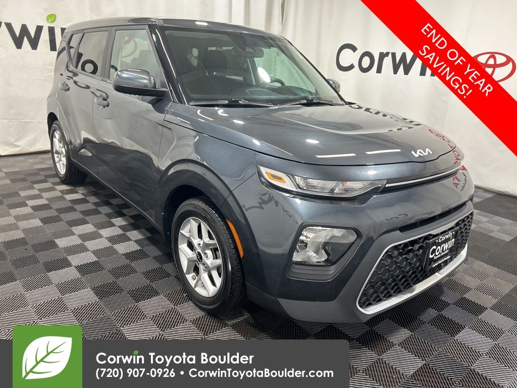 2022 Kia Soul LX's photo