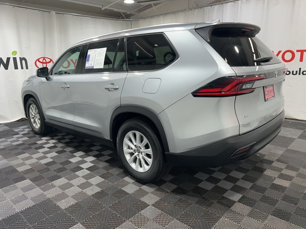 2025 Toyota Grand Highlander XLE photo 2