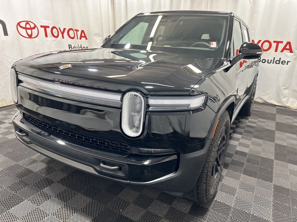 2025 Rivian R1S Adventure photo 3