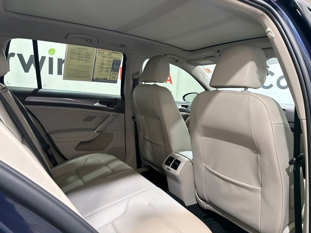2017 Volkswagen Golf Alltrack 14