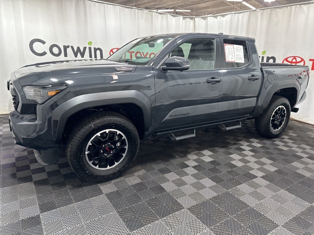 2024 Toyota Tacoma TRD photo 2