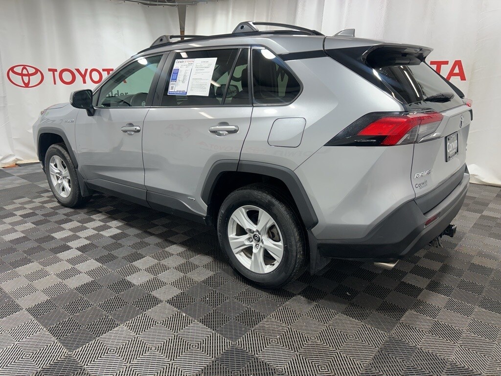 2020 Toyota RAV4 Hybrid XLE photo 4